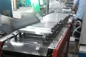 鋁件退火機(jī)現(xiàn)場(chǎng)視頻